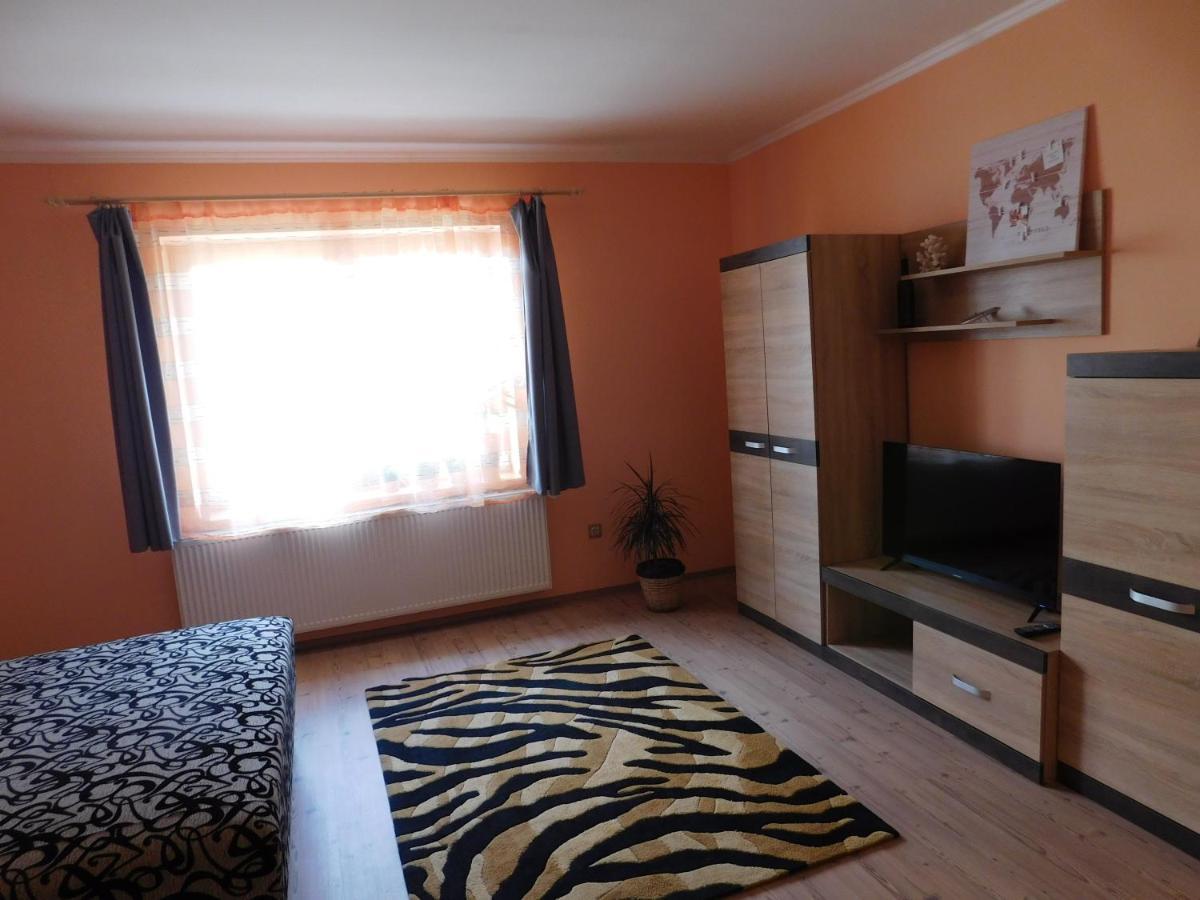 Lovas Vendégház Obanya Esterno foto