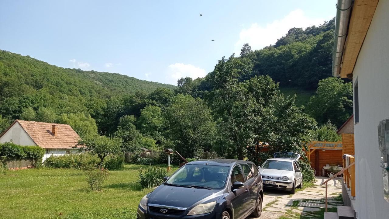 Lovas Vendégház Obanya Esterno foto