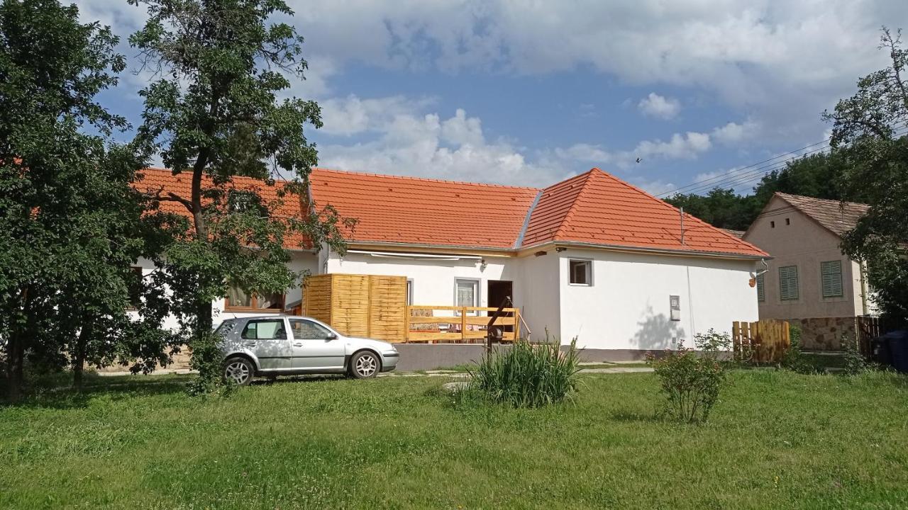 Lovas Vendégház Obanya Esterno foto