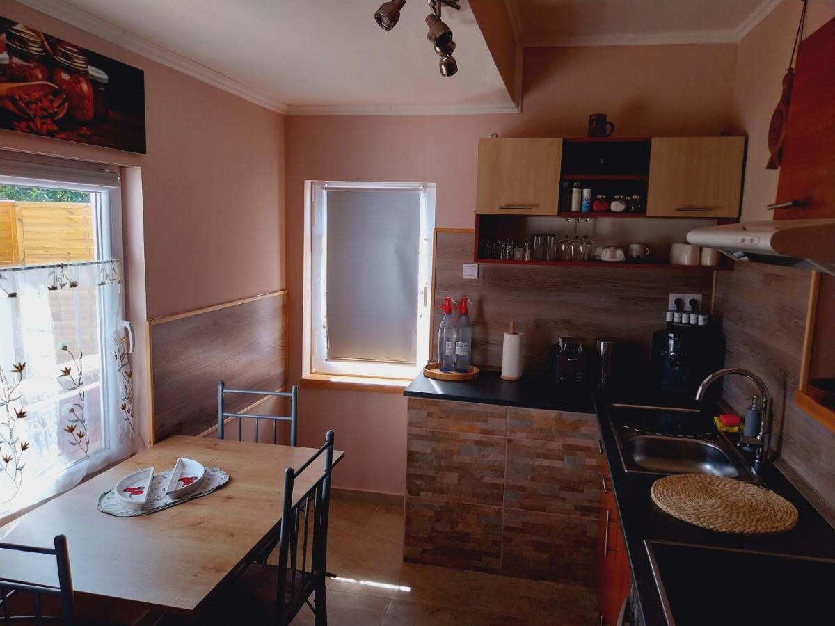 Lovas Vendégház Obanya Esterno foto