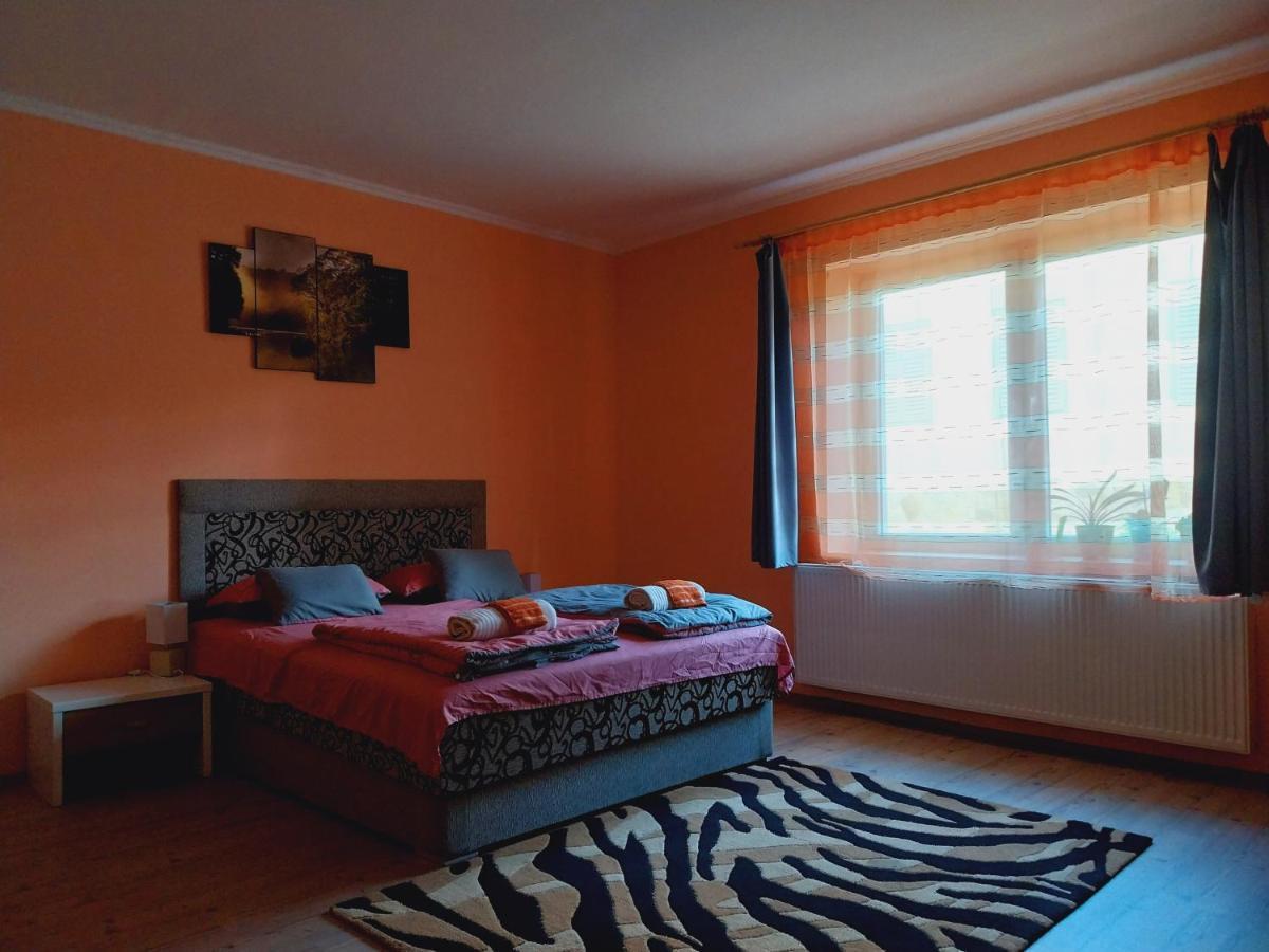Lovas Vendégház Obanya Esterno foto
